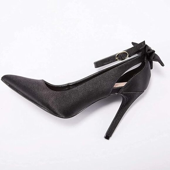 High Heels - Picture 3 of 6